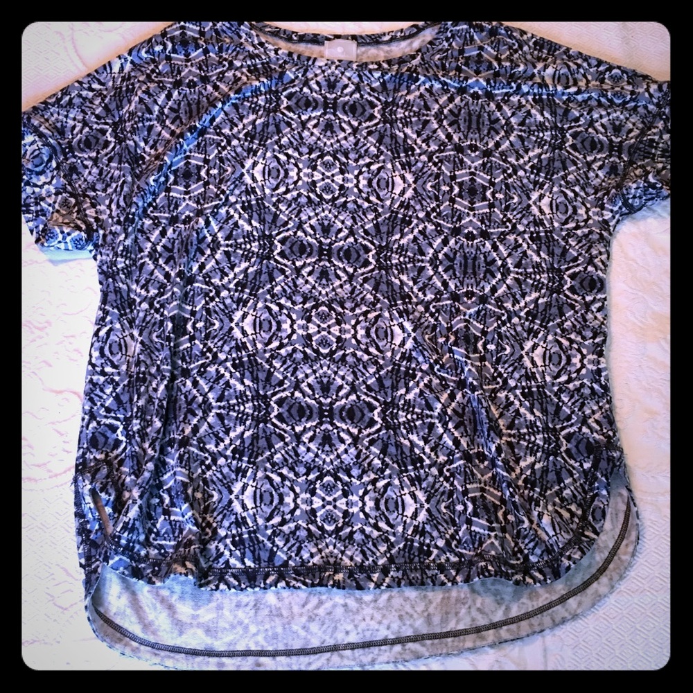 Sunday Woman Navy & White Top